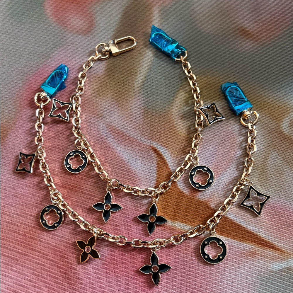 Unbranded Gold Tone Bag Charm